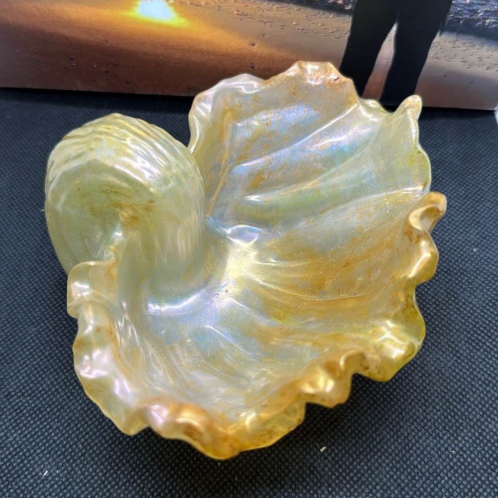 Unique Resin Gold Leaf-Shaped Decorative Bowl - Picture 13 of 17